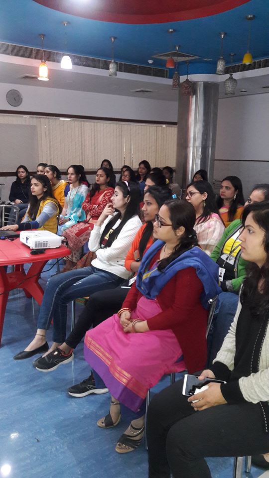 Paramount Healthcare Insurance TPA organized a Health Talk show on “Cancer Screening in Woman” 1