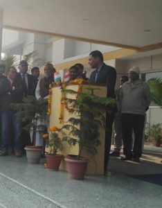 Republic Day was celebrated in all its solemnity & grandeur at Kailash Hospital, Khurja. The event started with hoisting the National Flag with tunes of National Anthem by Medical Superintendant Dr.Avinash Prakash & Director Shri.Satyaparakash (Bhai sahab) followed with a wonderful speech by them.