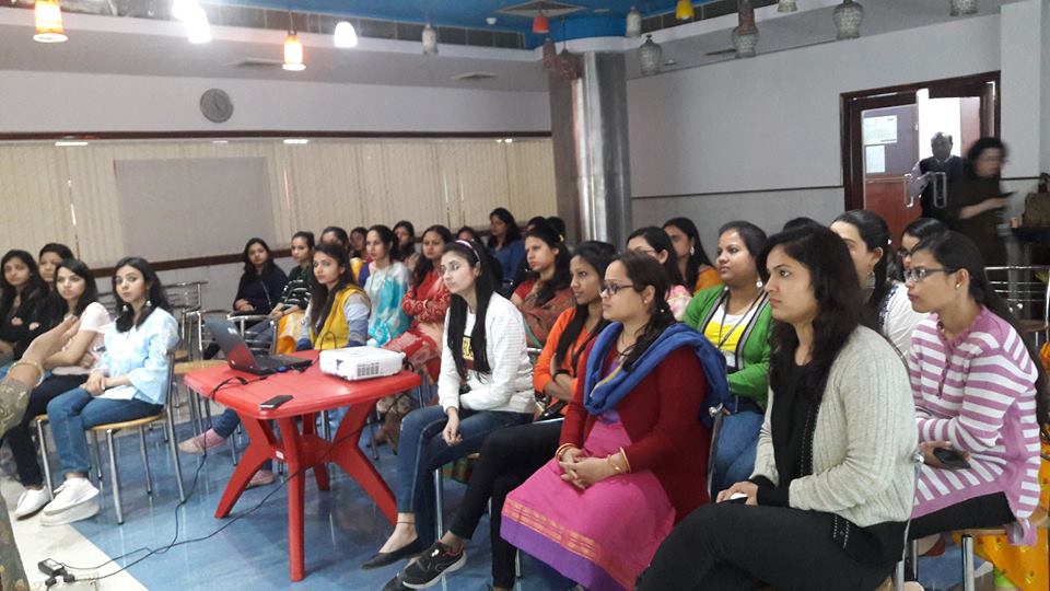 Kailash Charitable Trust in Association with Paramount Healthcare Insurance TPA organized a Health Talk show on “Cancer Screening in Woman” at RMSI Pvt. Ltd, A-7, Sector 16, Noida, 201301 on 08 March 2019 from 4.30 pm to 5.30 pm. Dr. Kanchan Verma delivered the talk. It was very interactive session. 35 employees attended the talk show and benefited from the advice of Doctor of Kailash Hospital and Heart Institute, Noida.