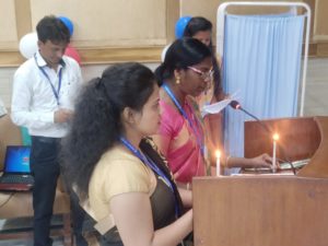 ‘International Nurses Day’ was celebrated today with great excitement & zeal at Kailash Hospital, Noida. The celebration started with a lamp lighting ceremony followed by cake cutting. The august presence of Hon’ble Minister Dr. Mahesh Sharma & his wonderful speech accelerated the aura of the occasion. The hospital staff participated in the various engaging activities organized at the event like Song, Dance and Skit etc. Get a glimpse of the wonderful celebration: