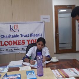 Kailash Charitable Trust, Noida in association with Manipal Cigna #HealthInsurance Co. Ltd. organized a Free #Health Check up Camp at Bajaj Energy, Bajaj Bhawan,4