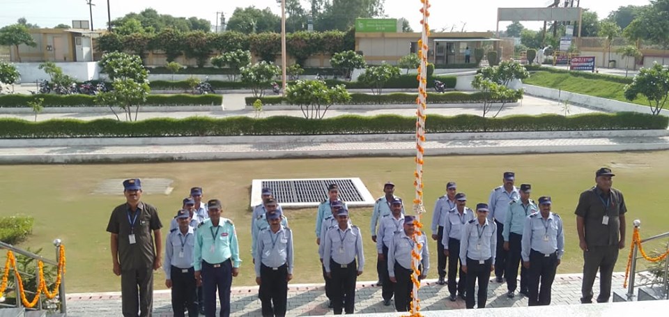 Kailash Hospital Khurja celebrated the 73rd Independence Day today with the entire hospital staff