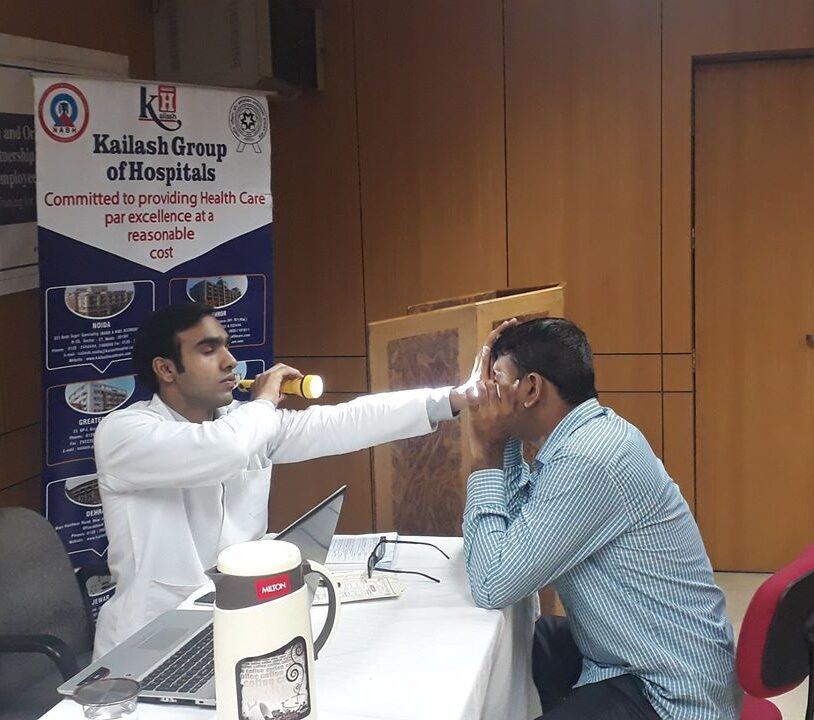 Kailash Hospital & Heart Institute organized a Eye Camp at OBC Bank, HRDI, Sector-62, Noida 1