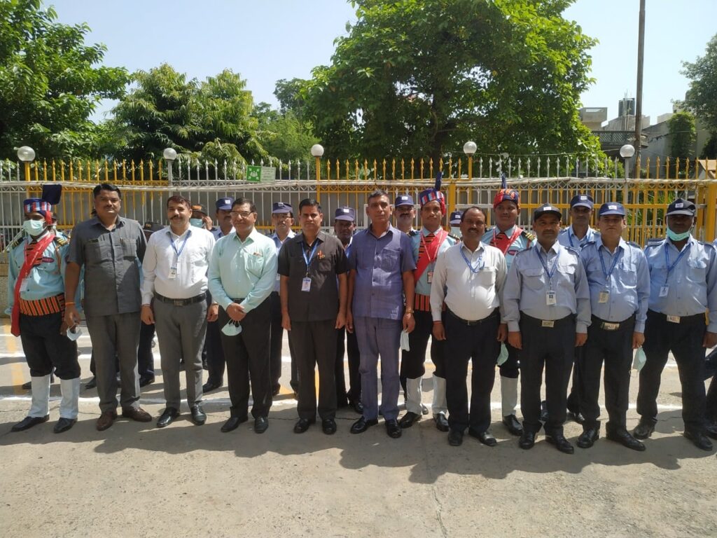Here's a Glimpse of the 75th Independence Day Celebration at Kailash Hospital Sec 27 Noida.